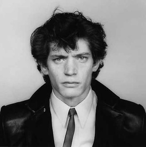 Robert Mapplethorpe's Self-Portrait (Sean Kelly gallery, 1982)