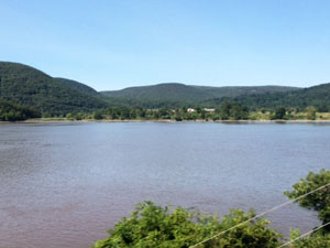 Metro North's Harlem-Hudson Line (photo by John Haber)